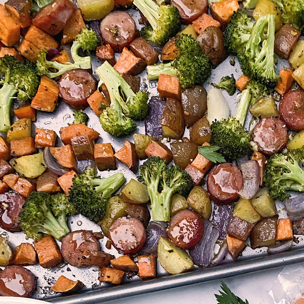 Roasted kielbasa and veggies sheet pan dinner
